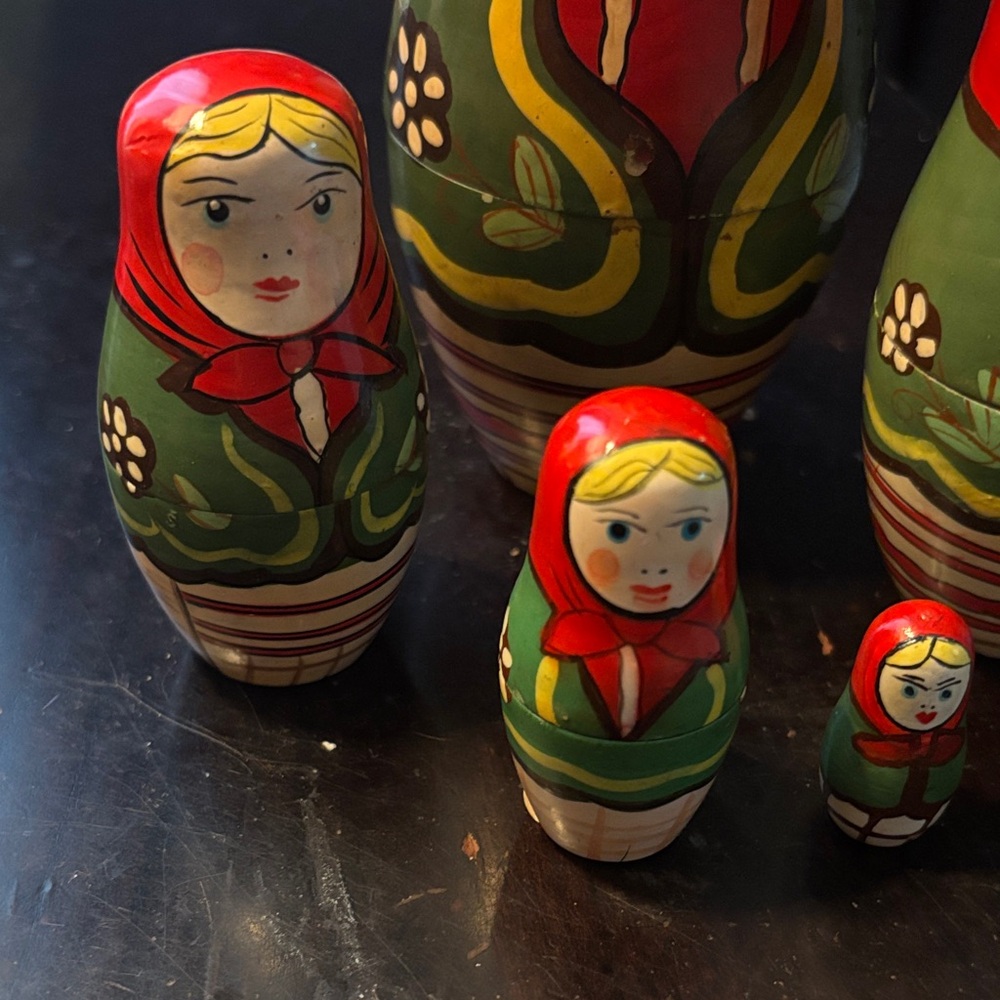 Set of Five Russian Matryoshka Nesting Wooden Traditional Dolls Made In China - Picture 3 of 14